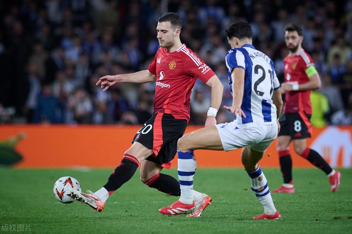 巴萨险胜阿森纳，莱万状态火热