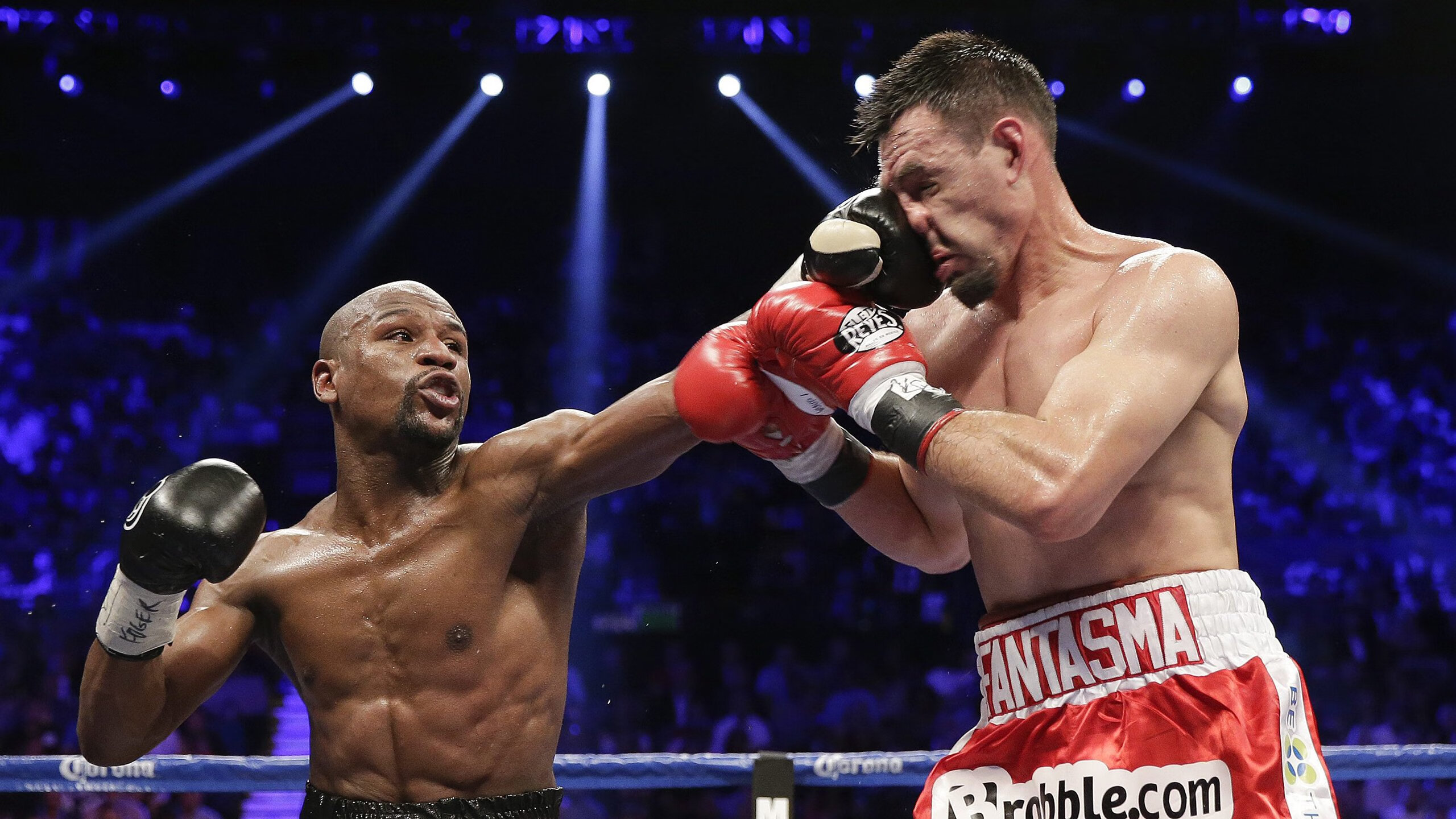 广厦队轻取活塞！手感滚烫连珠三分，布克交出满分答卷成绝对主角