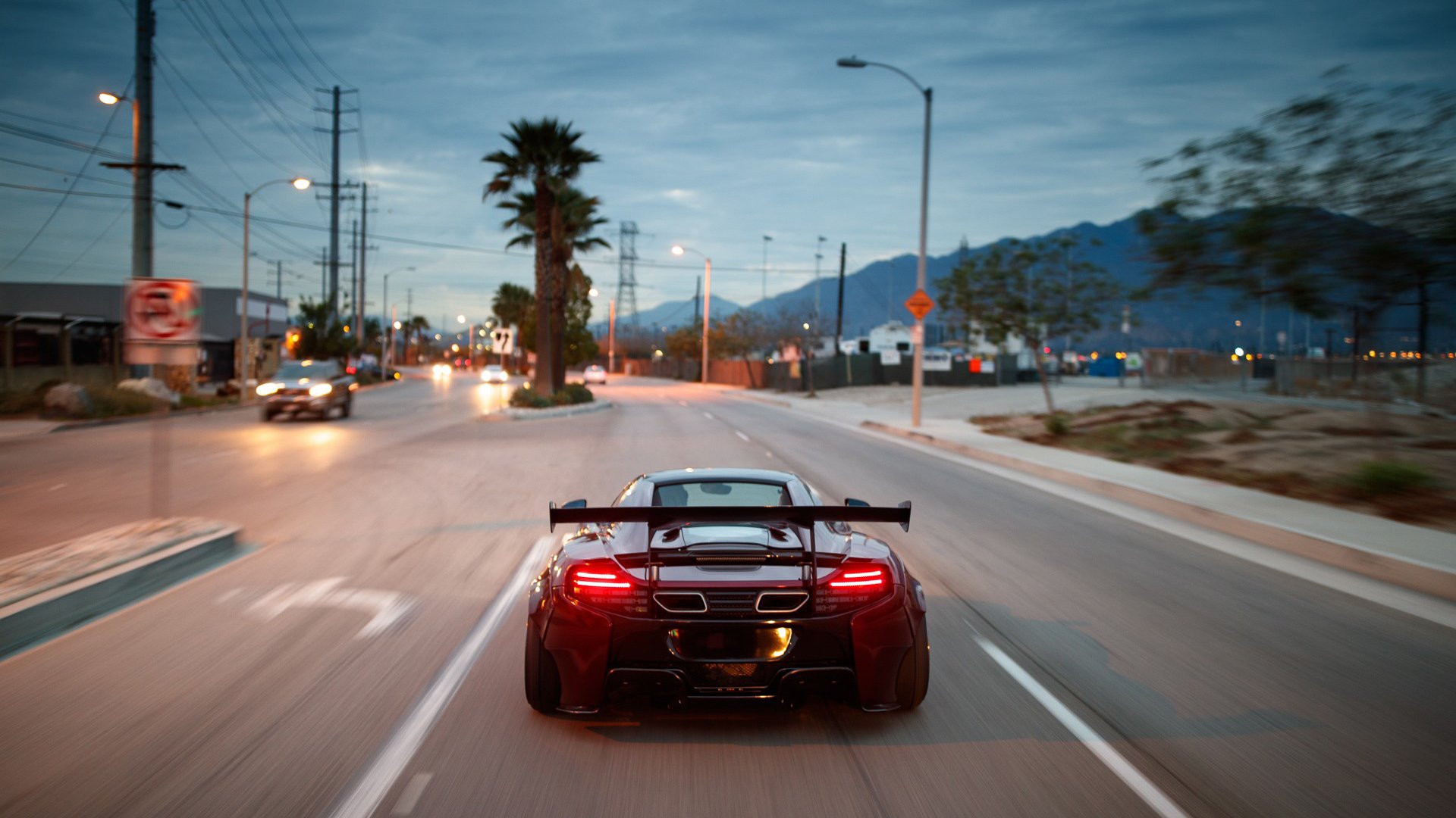 绿茵烽烟与赛道狂飙，当波兰在墨西哥城接管了领奖台