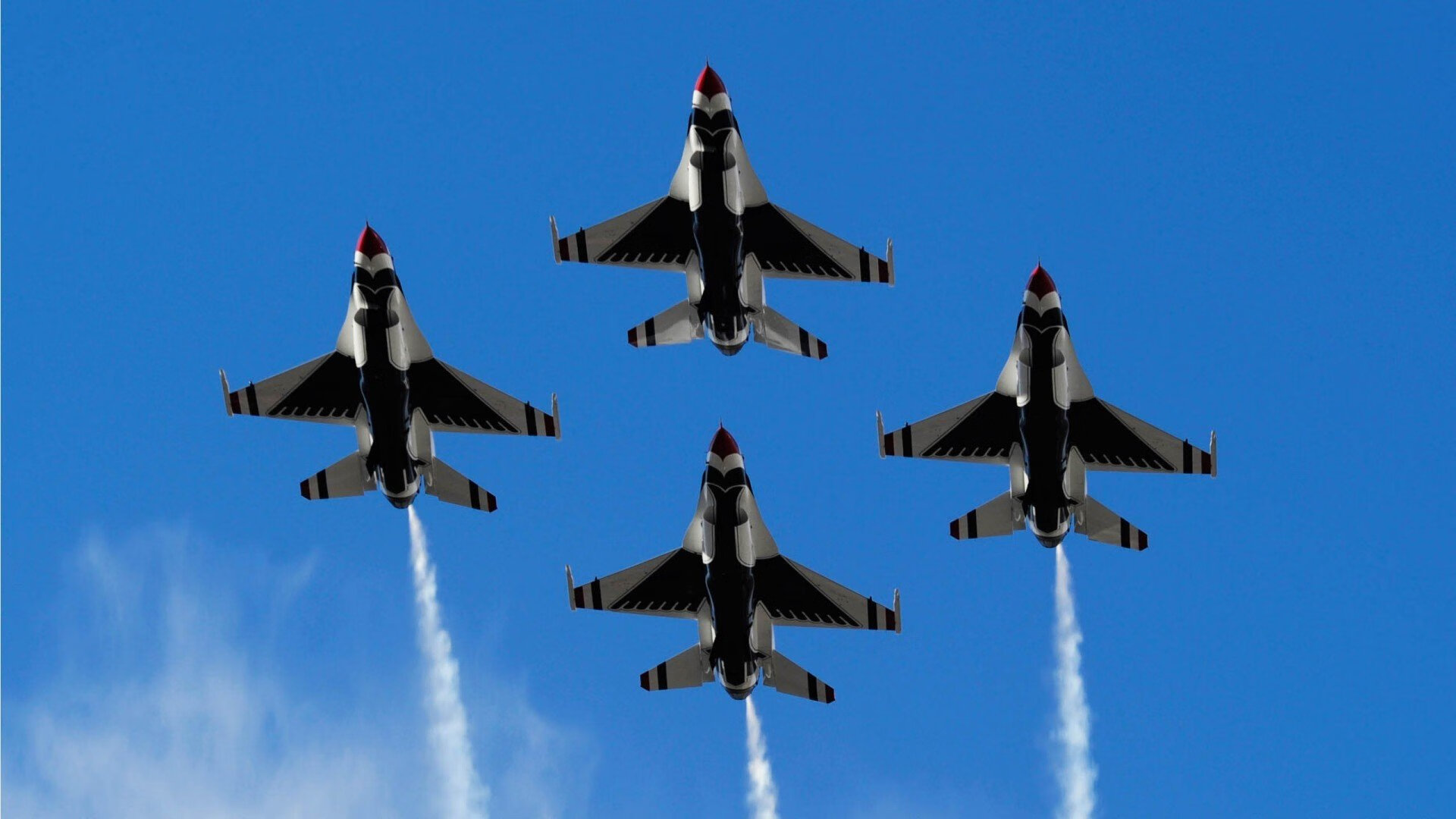 南美风暴席卷温布利，无名小卒巴拉圭如何凭莱万一己之力斩落三狮军团？